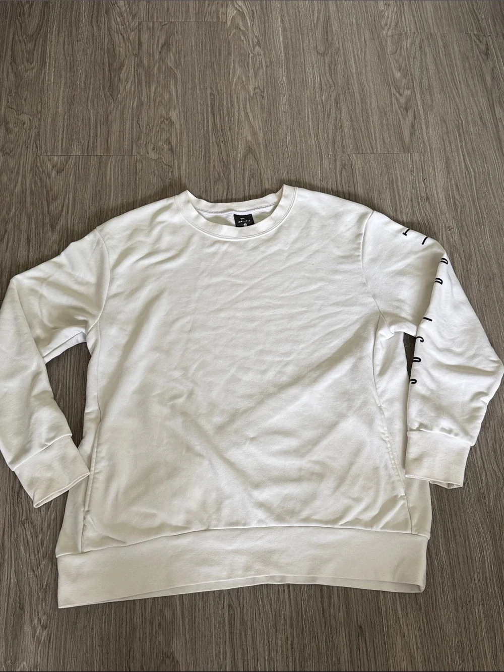 Nike Dri-Fit Sweatshirt Medium White “Just Do It” on Arm & Swoosh On Back